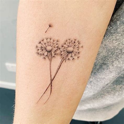 Tatuaje de DIENTE DE LEÓN: 12 diseños muy bien。